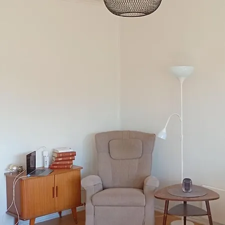 Hilltop Wood House - Starlink Connectivity 度假居